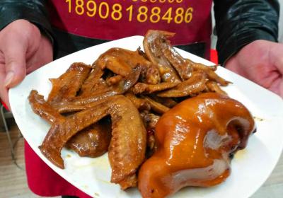 小吃創(chuàng)業(yè) 小成本飲食打開(kāi)你的財(cái)富大門(mén)