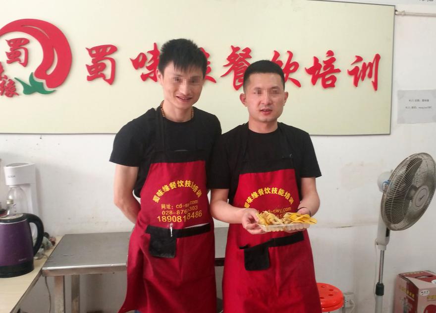 熱鹵串串技術培訓多少錢？成都串串香技術培訓