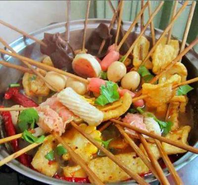 【成都小吃培訓(xùn)哪家好】麻辣燙、串串鍋、麻辣串，自己制作，好吃又健康！