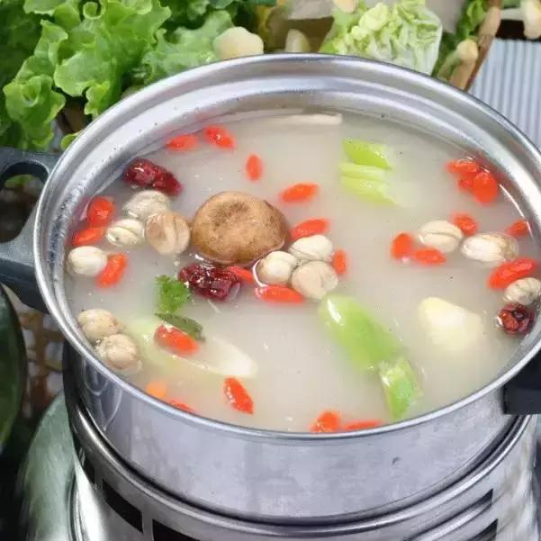 秋天到了，學(xué)學(xué)這5款火鍋湯底的做法吧！