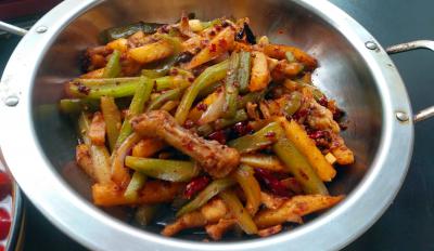 麻辣干鍋正宗技術(shù)培訓，味道醇香紅油清亮