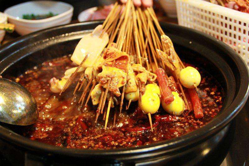 成都串串香培訓(xùn)學(xué)校,成都哪里可以學(xué)串串香技術(shù)？