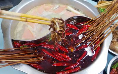 四川甘孜串串香技術(shù)培訓(xùn)學(xué)校多少錢？