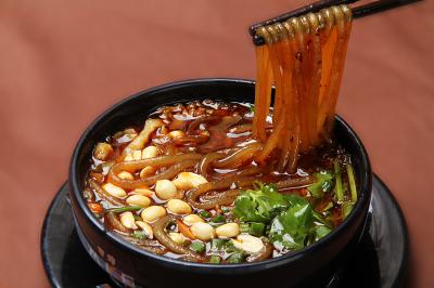 四川學(xué)習(xí)酸辣粉技能訓(xùn)練班哪里好？親自動(dòng)手操作執(zhí)行