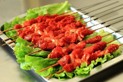 四川熱門燒烤技能操練哪家專業(yè)？完全掌握技能每一個(gè)細(xì)節(jié)