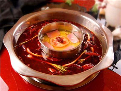 四川火鍋底料技術(shù)培訓(xùn)班哪家正宗？火鍋老油底料炒制技術(shù)