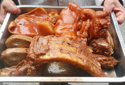 四川鹵菜鹵水的保存技能哪里好？理論知識與操作實踐相配合