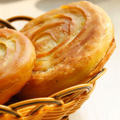 ?學(xué)軍屯鍋盔技術(shù)做法哪里正宗？老師在旁邊指導(dǎo)