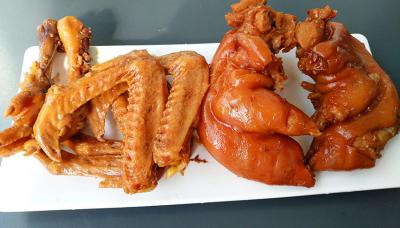 創(chuàng)業(yè)小吃鹵菜技術培訓機構哪里好？學員親自動手操作