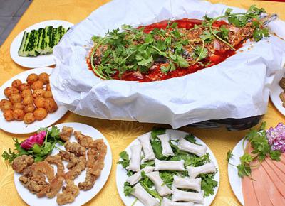 成都小吃培訓(xùn)費(fèi)用，紙包魚技術(shù)培訓(xùn)哪里專業(yè)？