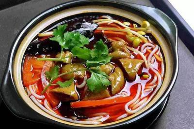 成都餐飲培訓(xùn)學(xué)校，哪里有砂鍋米線技術(shù)培訓(xùn)？