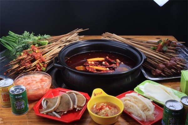 四川成都串串香培訓(xùn)班哪家好？串串香底料技術(shù)培訓(xùn)哪家好？