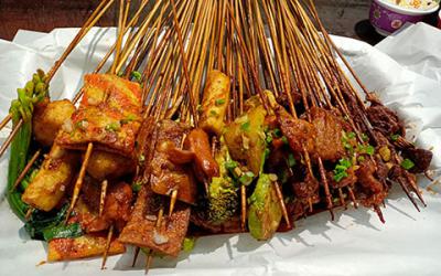 培訓(xùn)成都串串香學(xué)校有哪些？探索成都串串香的魅力