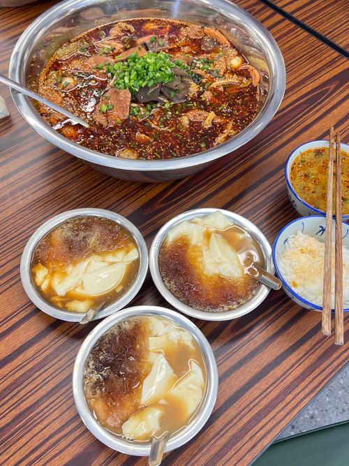 成都冒菜培訓(xùn)需要多少錢_成都冒菜哪里學(xué)_成都冒菜實(shí)體店培訓(xùn)哪家好