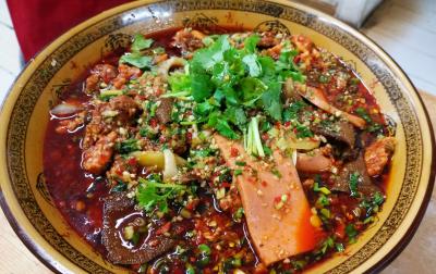 哪有專門培訓正宗冒菜的學校？冒菜加盟培訓市場分析