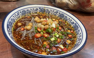 酸辣粉培訓(xùn)哪家味道好？  成都酸辣粉培訓(xùn)哪家味道好？