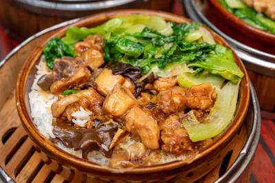 籠仔飯技術(shù)培訓(xùn)去哪里？飄味緣餐飲技術(shù)培訓(xùn)，助您開啟財(cái)富蒸籠！