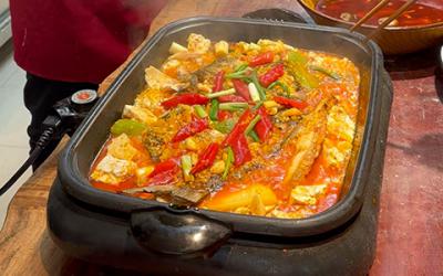 萬州烤魚技術(shù)培訓(xùn)哪里好？解鎖地道風(fēng)味，開啟創(chuàng)業(yè)新篇