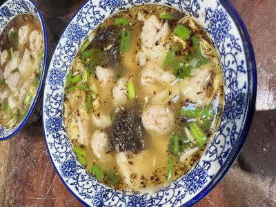 餛飩技術(shù)培訓(xùn)班哪里學(xué)比較好一點(diǎn)？飄味緣小吃培訓(xùn)學(xué)校