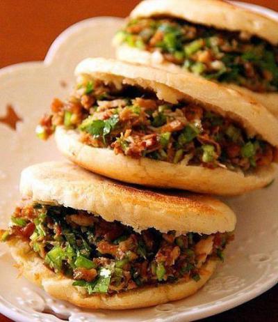 肉夾饃技術(shù)培訓(xùn)班哪家好？飄味緣餐飲技術(shù)培訓(xùn)學(xué)校深度解析